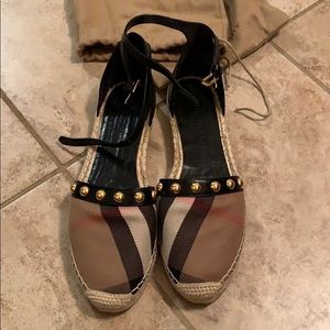 Burberry flats